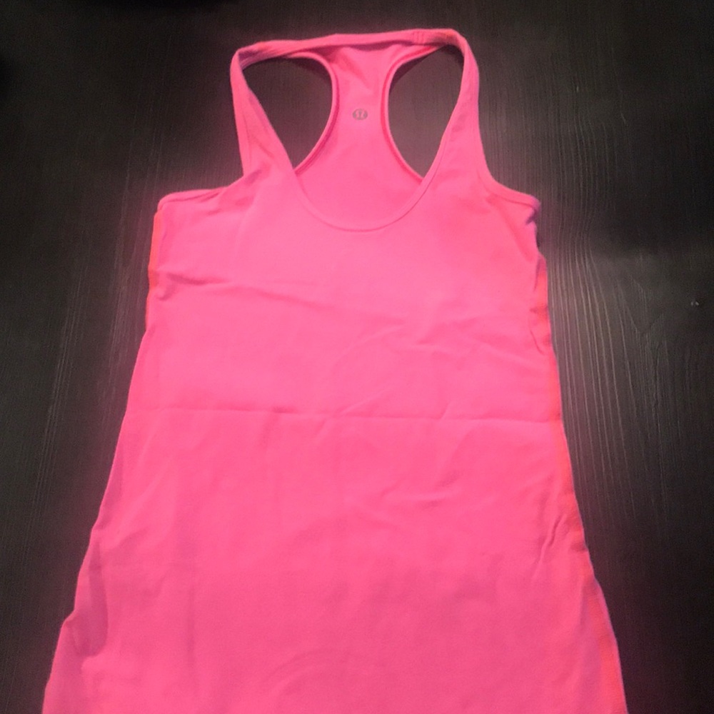 Lululemon tank color is coral